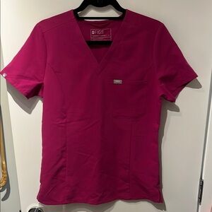 FIGS Catarina scrub top. Raspberry colour. SizeS
Make me an offer!